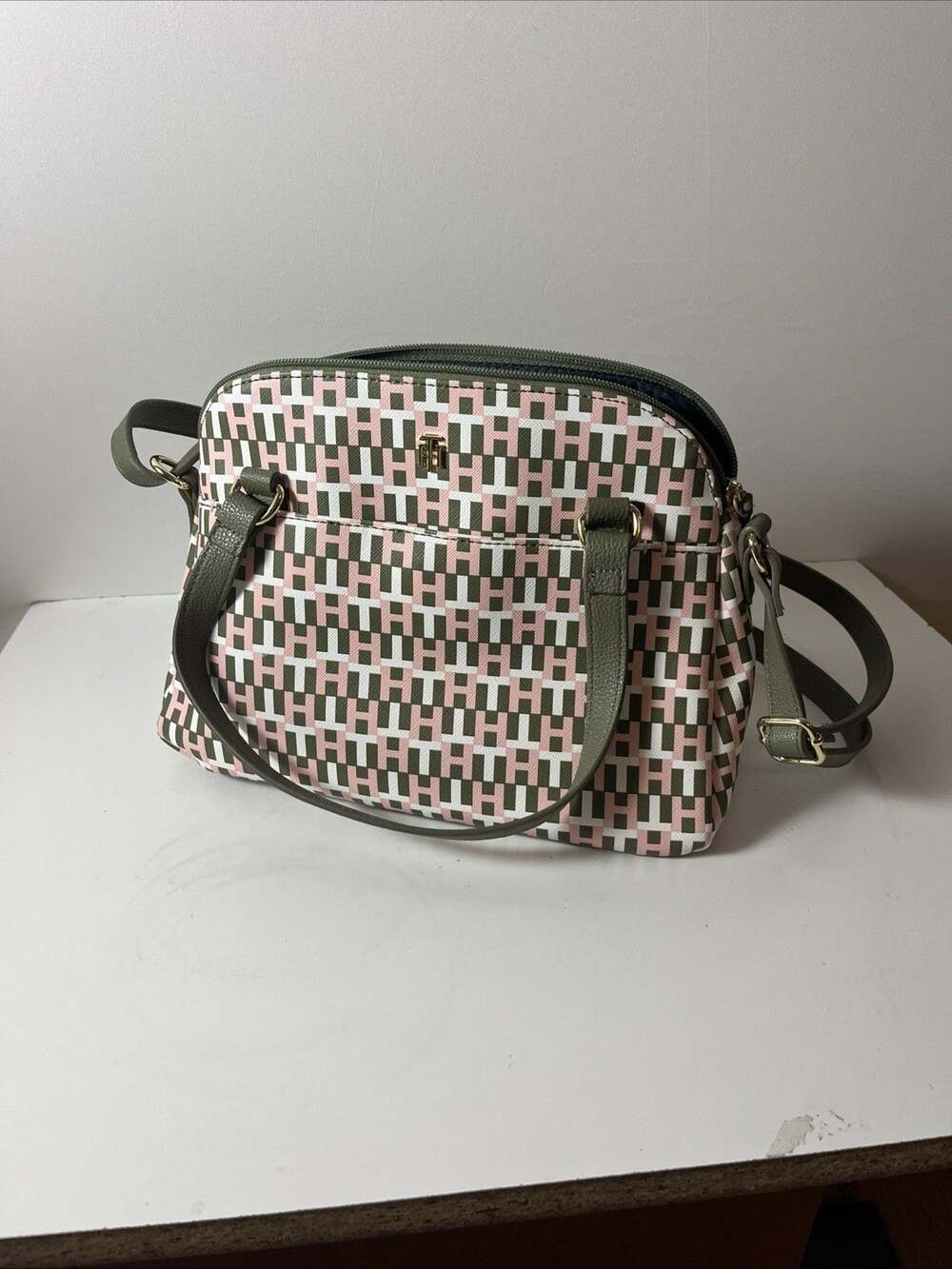NWOT Tommy Hilfiger Pink and olive green Purse Clutch Satchel